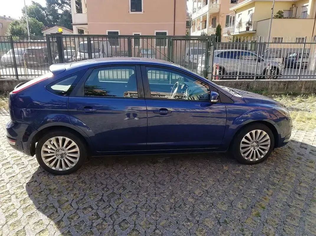 Usata Ford Focus 116 CV (85 kW) 2009 Bluazzurro Berlina