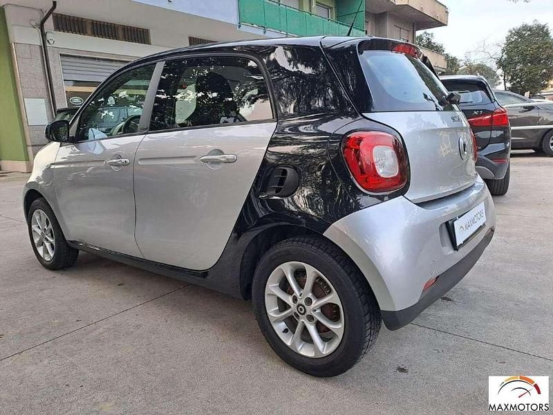 Usata Smart ForFour Passion 71 CV (52 kW) 2016 Grigio chiaro Utilitaria