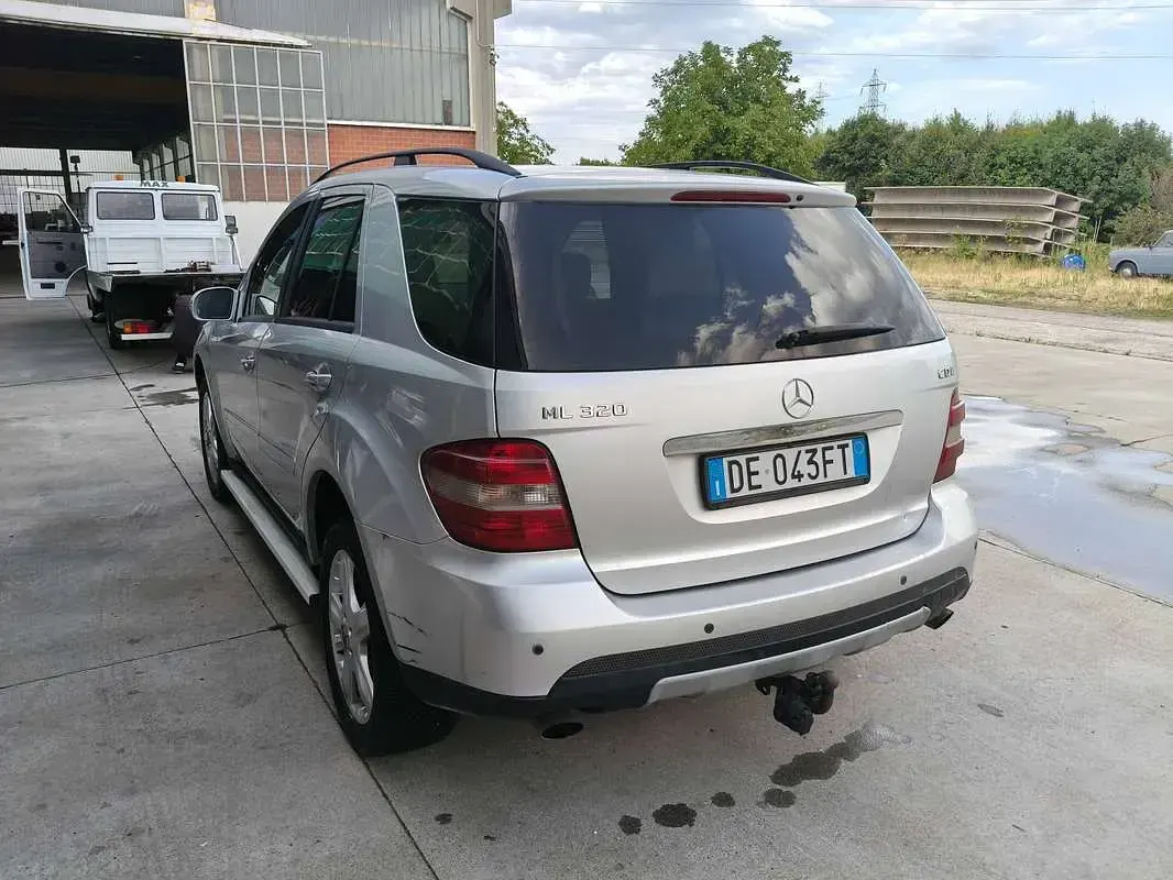 Usata Mercedes ML320 224 CV (164 kW) 2005 SUV