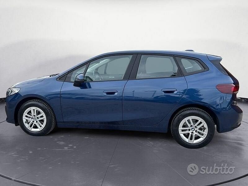 Begagnad BMW 218 Efficient Dynamics 150 HK (110 kW) 2023 Blå Kombi