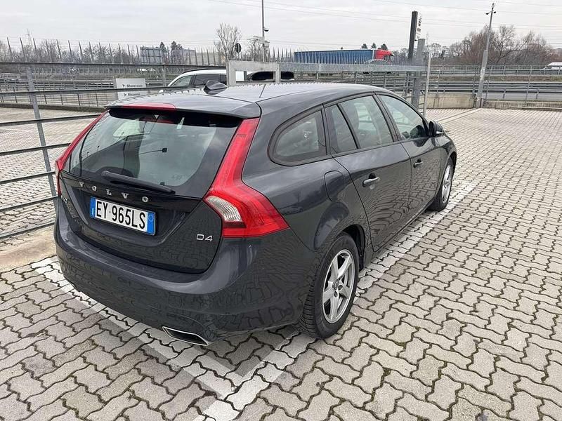 Usata Volvo V60 R-Design Kinetic 215 CV (158 kW) 2015 Station wagon