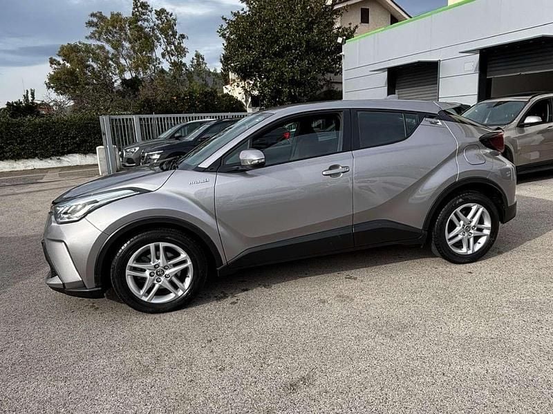Usata Toyota C-HR Trend 98 CV (72 kW) 2021 Argento SUV