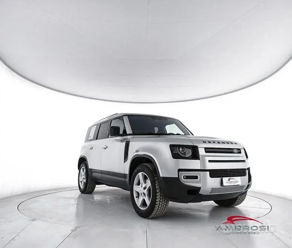 Usata Land Rover Defender SE 200 CV (147 kW) 2022 Argento SUV