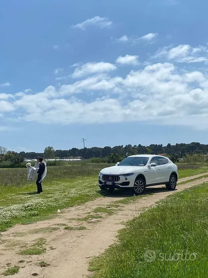 Usata Maserati Levante GranLusso 250 CV (183 kW) 2017 Bianco pastello SUV