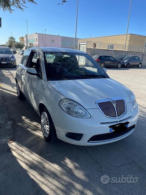 Usata Lancia Ypsilon 77 CV (56 kW) 2009 Bianco Utilitaria