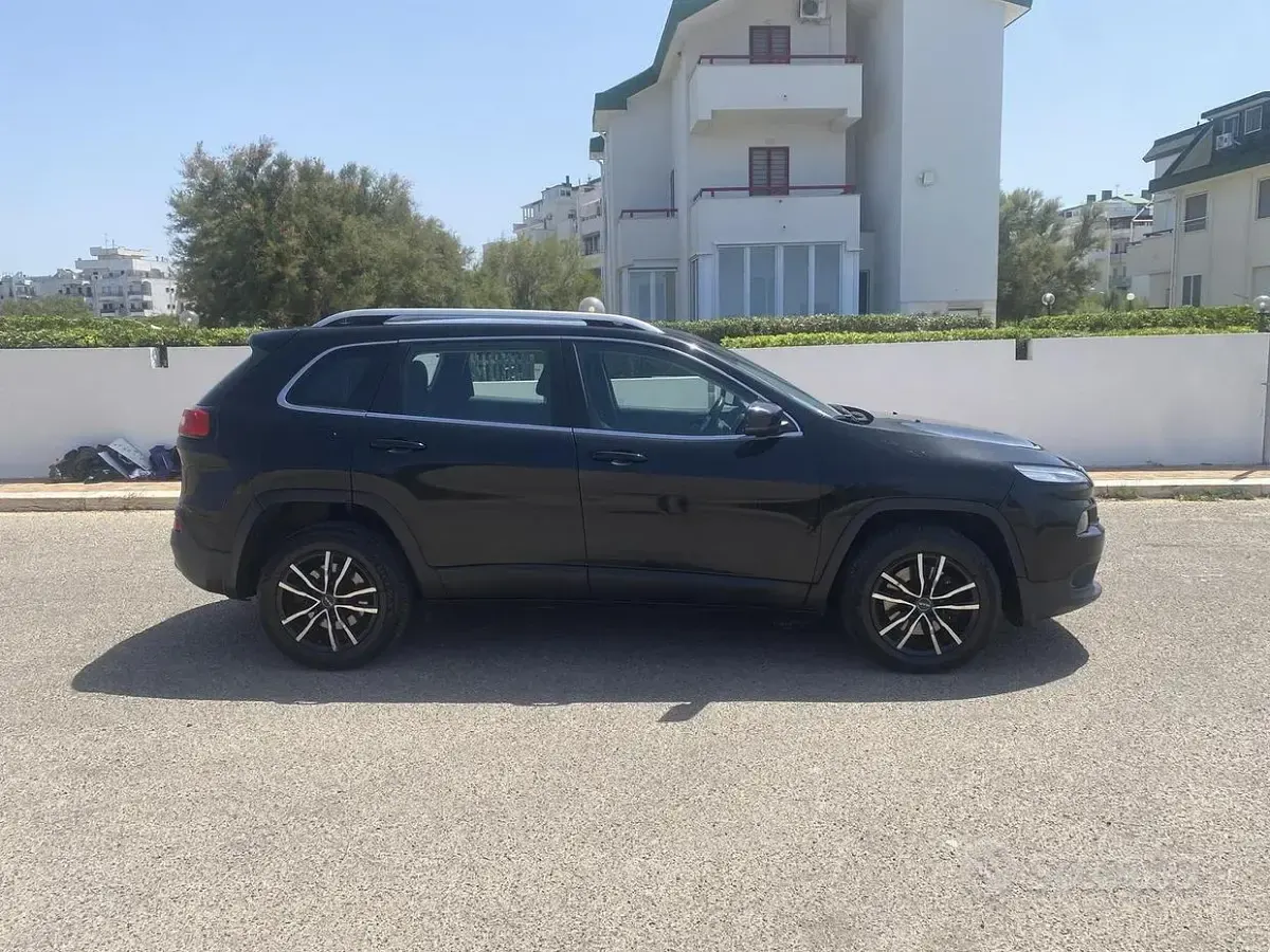 Usata Jeep Cherokee 140 CV (102 kW) 2017 Nero SUV