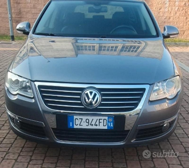 Grigio Usata 2005 VW Passat Station wagon | 2500 € - Immagine 1/4