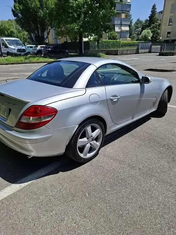 Usata Mercedes SLK200 Chrome 163 CV (119 kW) 2006 Argento Cabrio