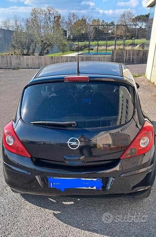 Usata Opel Corsa 95 CV (69 kW) 2012 Nero Utilitaria