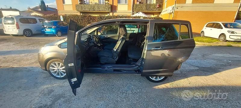 Usata Ford B-MAX 95 CV (69 kW) 2016 Grigio Monovolume