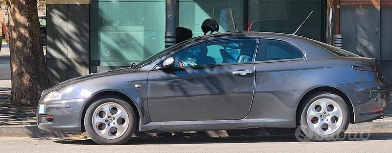 Usata Alfa Romeo GT 150 CV (110 kW) 2008 Grigio Coupé