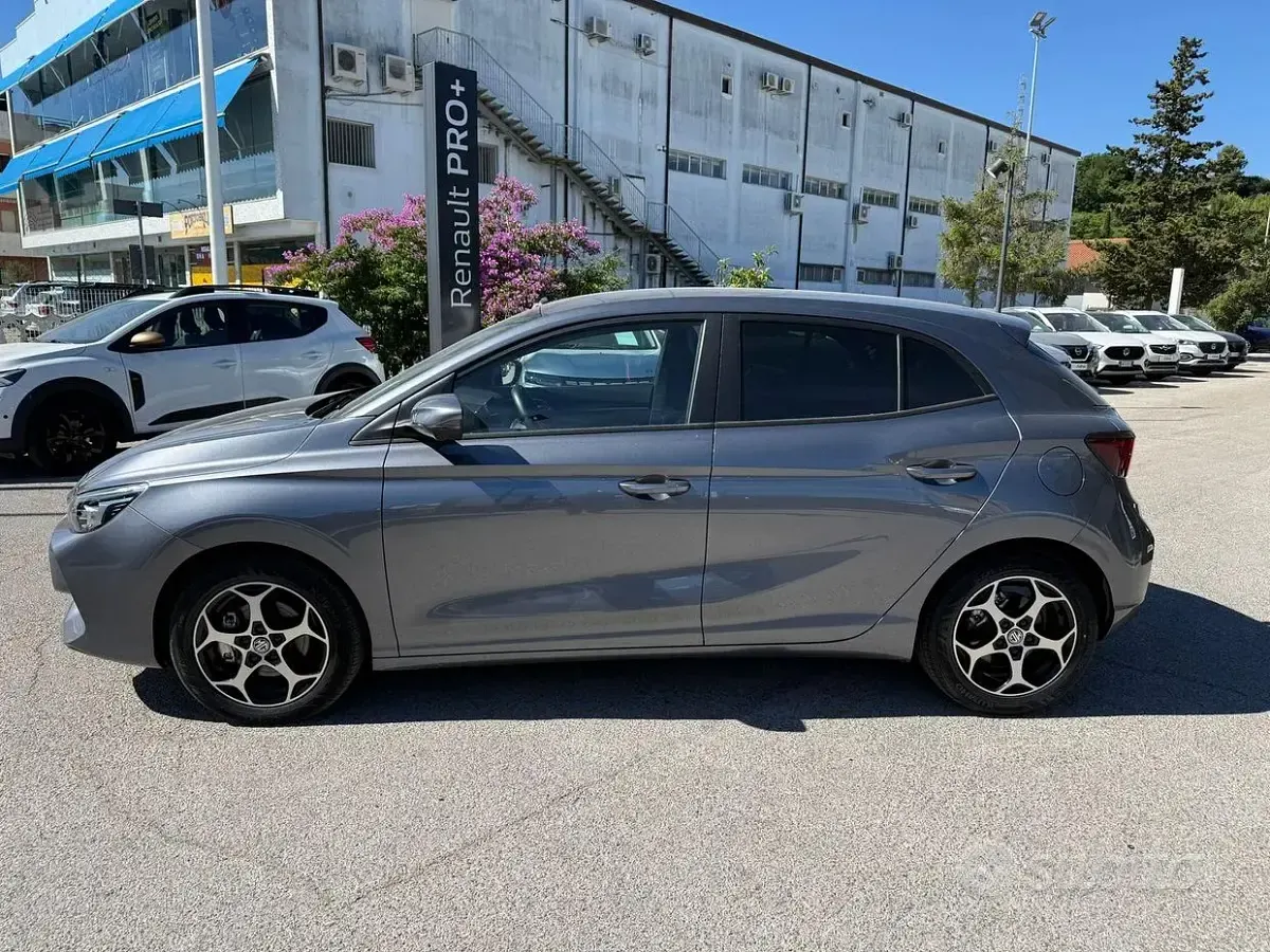 Usata MG MG3 Luxury 102 CV (75 kW) 2025 Grigio Utilitaria