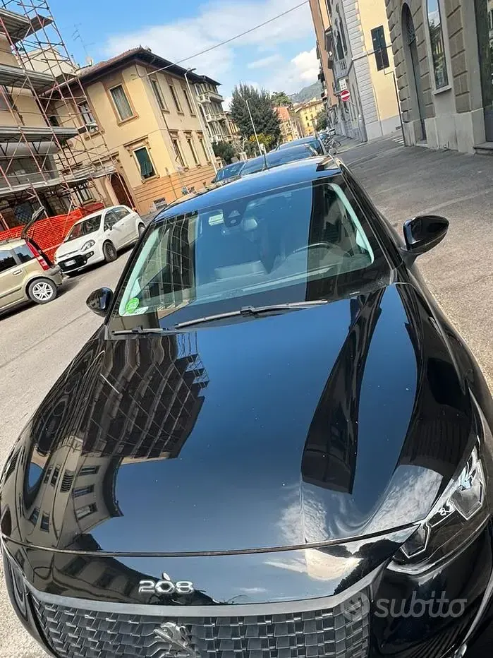 Usata Peugeot 208 75 CV (55 kW) 2020 Nero Utilitaria