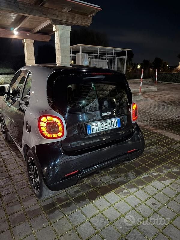Nero Usata 2017 Smart ForTwo Coupé Coupé | 12.000 € - Immagine 1/4