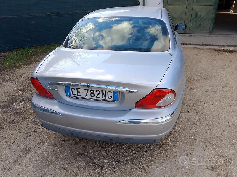 Usata Jaguar X-type 156 CV (114 kW) 2002 Grigio Berlina