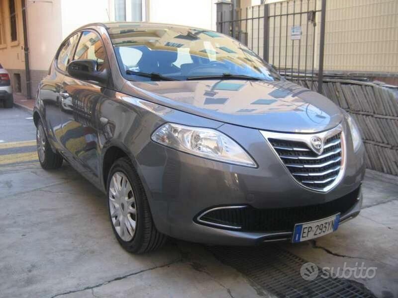 Usata Lancia Ypsilon Silver 95 CV (69 kW) 2013 Antracite metallizzato Utilitaria