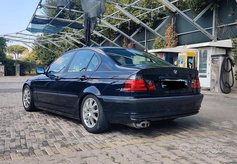 Usata BMW 318 118 CV (86 kW) 1999 Blu Berlina