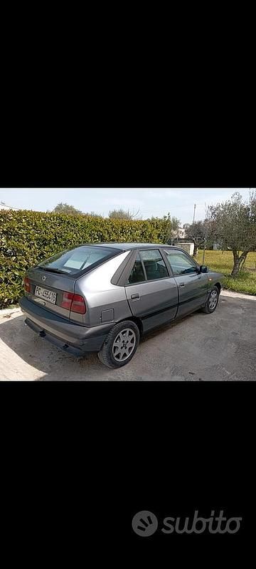 Usata Lancia Delta 90 CV (66 kW) 1994 Utilitaria