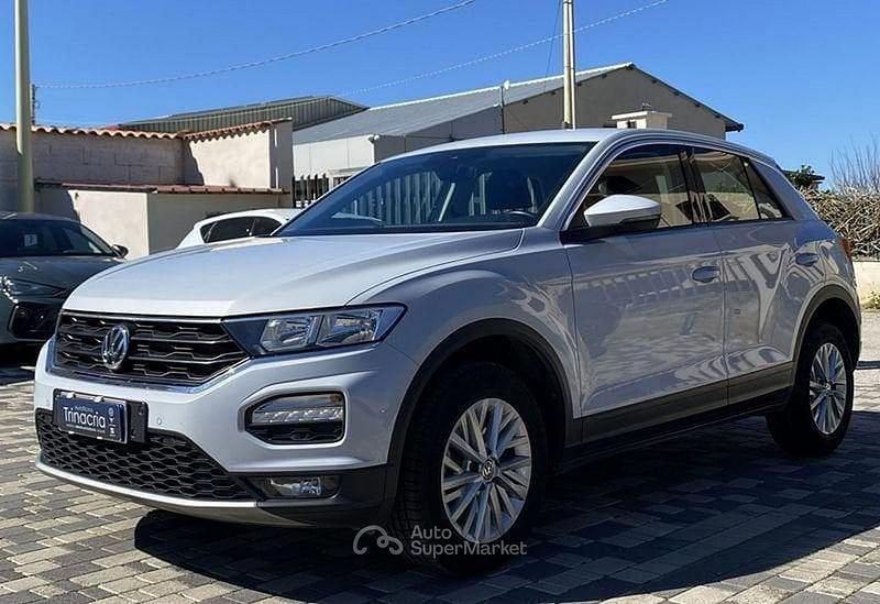 Usata VW T-Roc Business 116 CV (85 kW) 2020 Argento SUV