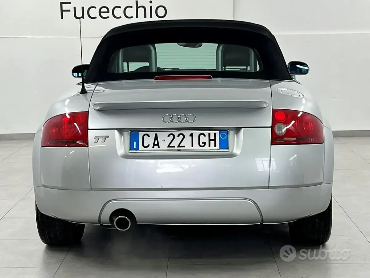 Usata Audi TT Roadster 150 CV (110 kW) 2003 Grigio Cabrio
