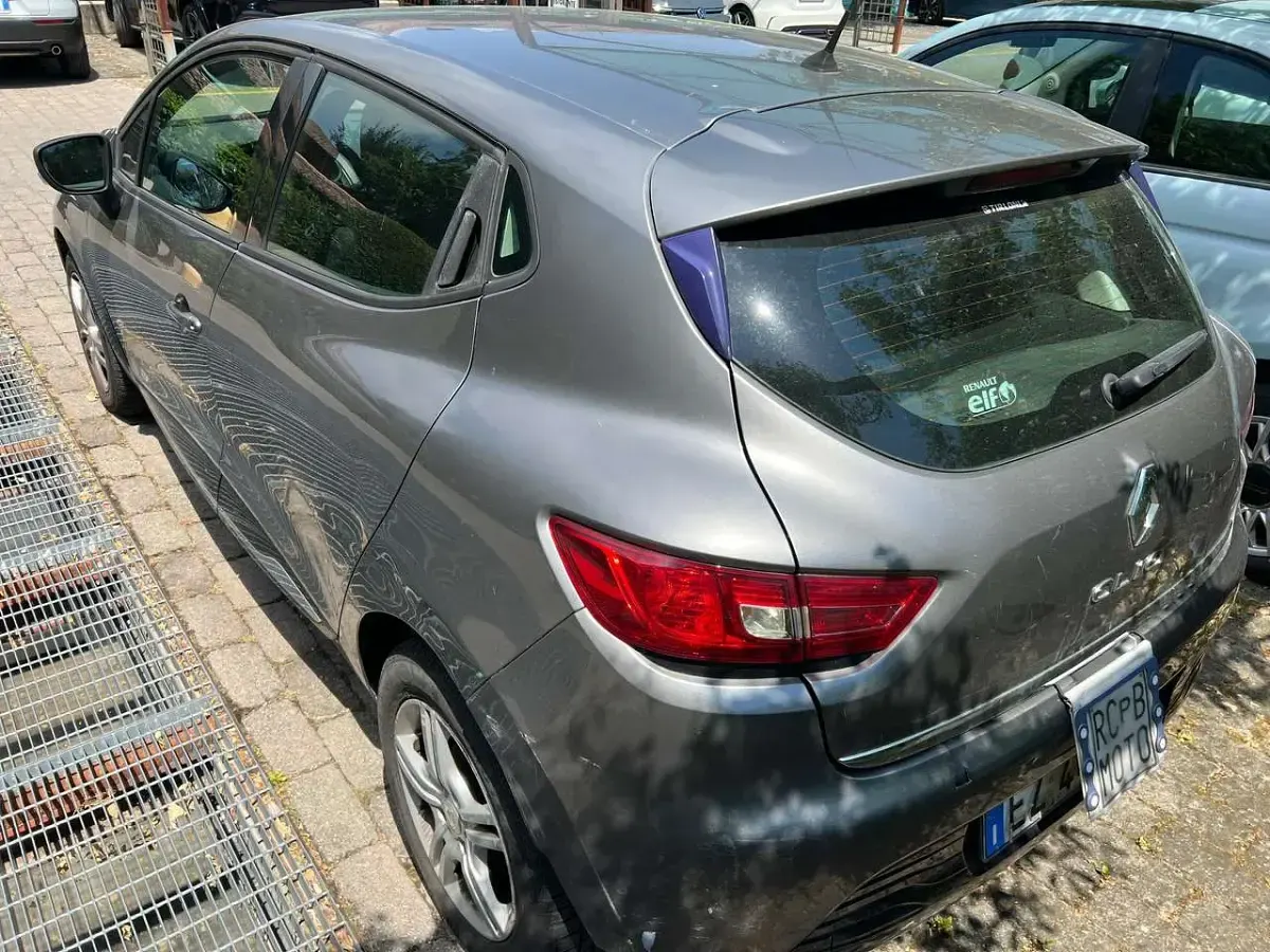 Usata Renault Clio IV 73 CV (53 kW) 2015 Grigio Berlina