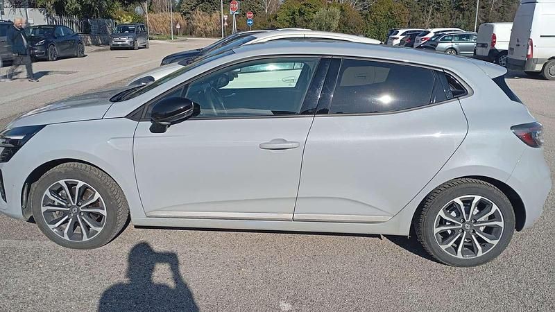 Usata Renault Clio V Techno 91 CV (66 kW) 2023 Berlina