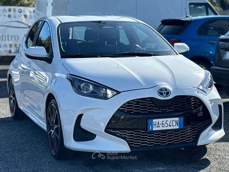 Usata Toyota Yaris Sport 116 CV (85 kW) 2025 Bianco Utilitaria