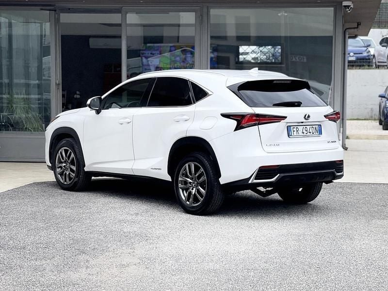 Usata Lexus NX300h 155 CV (114 kW) 2018 Bianco SUV