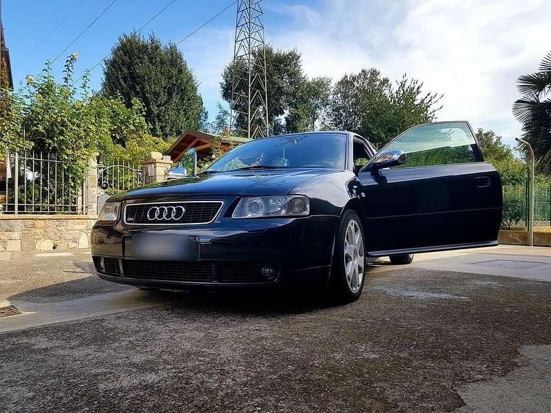 Usata Audi S3 225 CV (165 kW) 2002 Nero Utilitaria