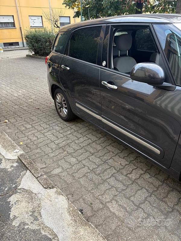 Usata Fiat 500L Living 105 CV (77 kW) 2014 Grigio Monovolume