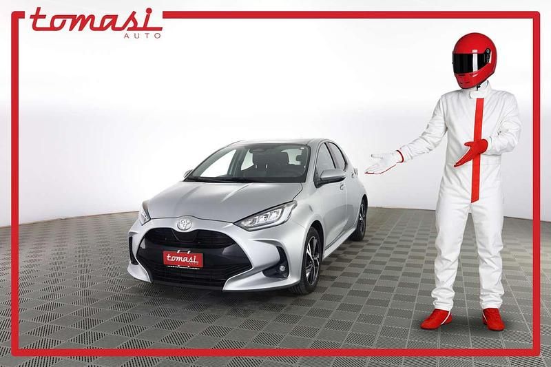 Silver met Usata 2025 Toyota Yaris Hybrid Trend Due volumi | 20.900 € (Buon prezzo) - Immagine 1/4