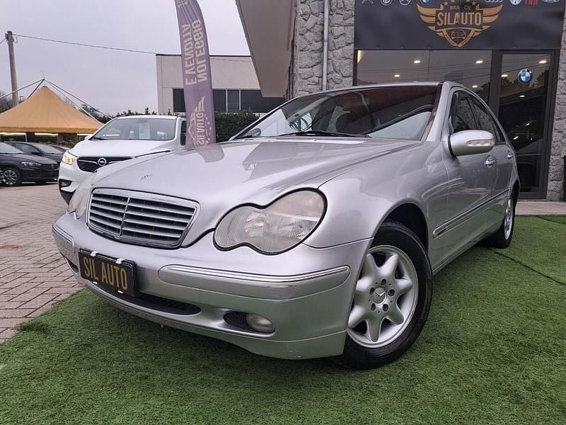 Argento Usata 2001 Mercedes C200 Elegance Berlina | 1955 € (Buon prezzo) - Immagine 1/4