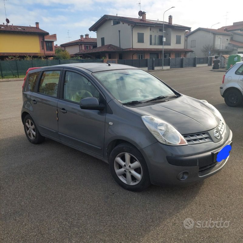 Usata Nissan Note Acenta 88 CV (64 kW) 2006 Nero Monovolume