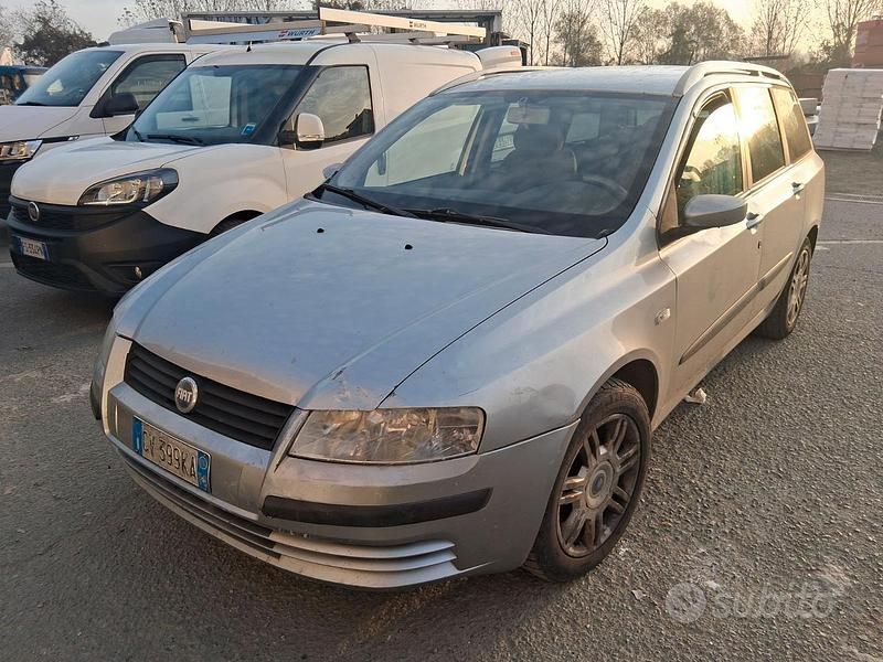 Usata Fiat Stilo 101 CV (74 kW) 2005 Grigio Berlina