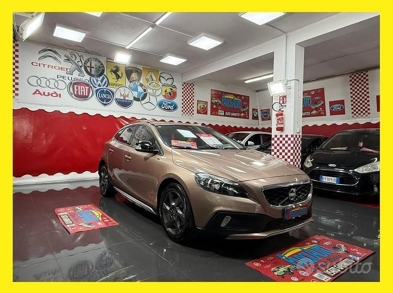 Usata Volvo V40 CC 115 CV (84 kW) 2014 Marrone Station wagon