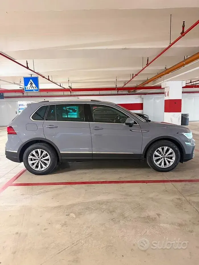 Usata VW Tiguan Life 150 CV (110 kW) 2022 Grigio SUV