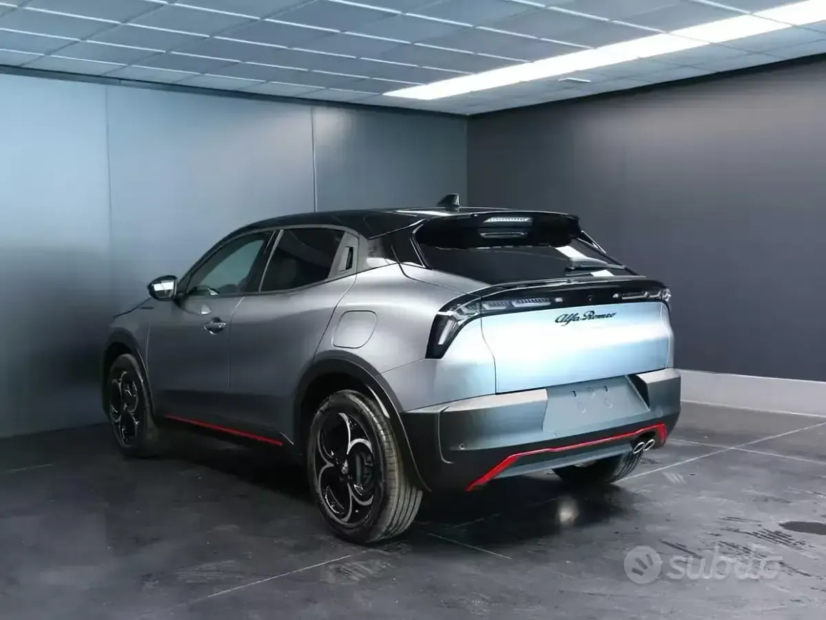Nuova Alfa Romeo GT Junior 136 CV (100 kW) 2026 Grigio SUV