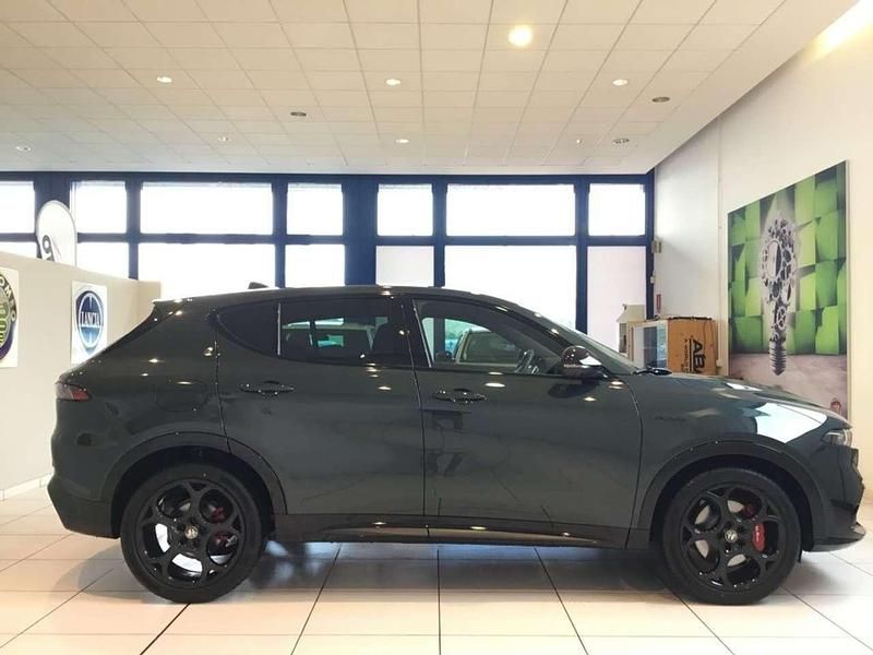 Nuova Alfa Romeo Tonale Veloce 174 CV (127 kW) 2026 Verde SUV