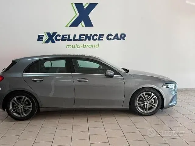 Usata Mercedes A180 116 CV (85 kW) 2018 Grigio Berlina
