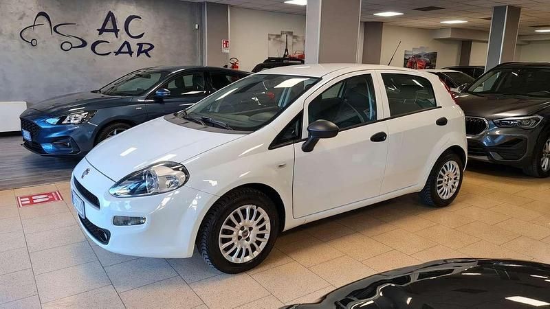 Bianco Usata 2018 Fiat Punto Street Due volumi | 8500 € (Buon prezzo) - Immagine 1/3