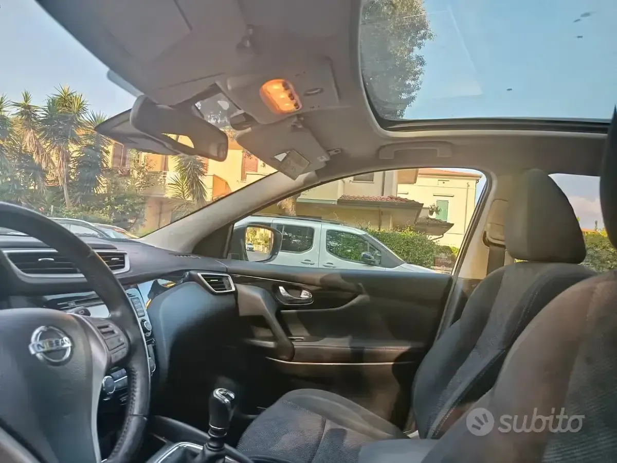 Usata Nissan Qashqai N-Connecta 110 CV (80 kW) 2016 Bianco SUV