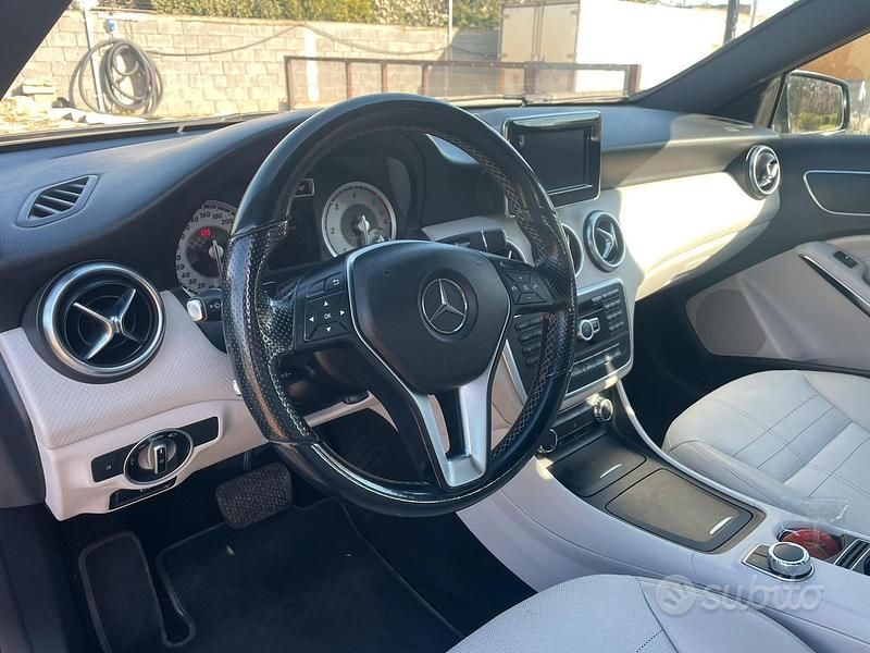 Usata Mercedes A200 Premium 150 CV (110 kW) 2014 Nero Berlina
