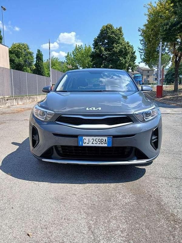 Grigio Usata 2022 Kia Stonic Urban SUV | 10.950 € (Ottimo prezzo) - Immagine 1/4