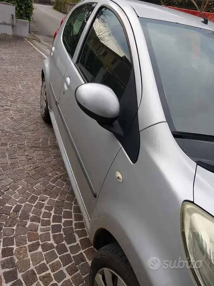 Usata Peugeot 107 54 CV (39 kW) 2007 Utilitaria