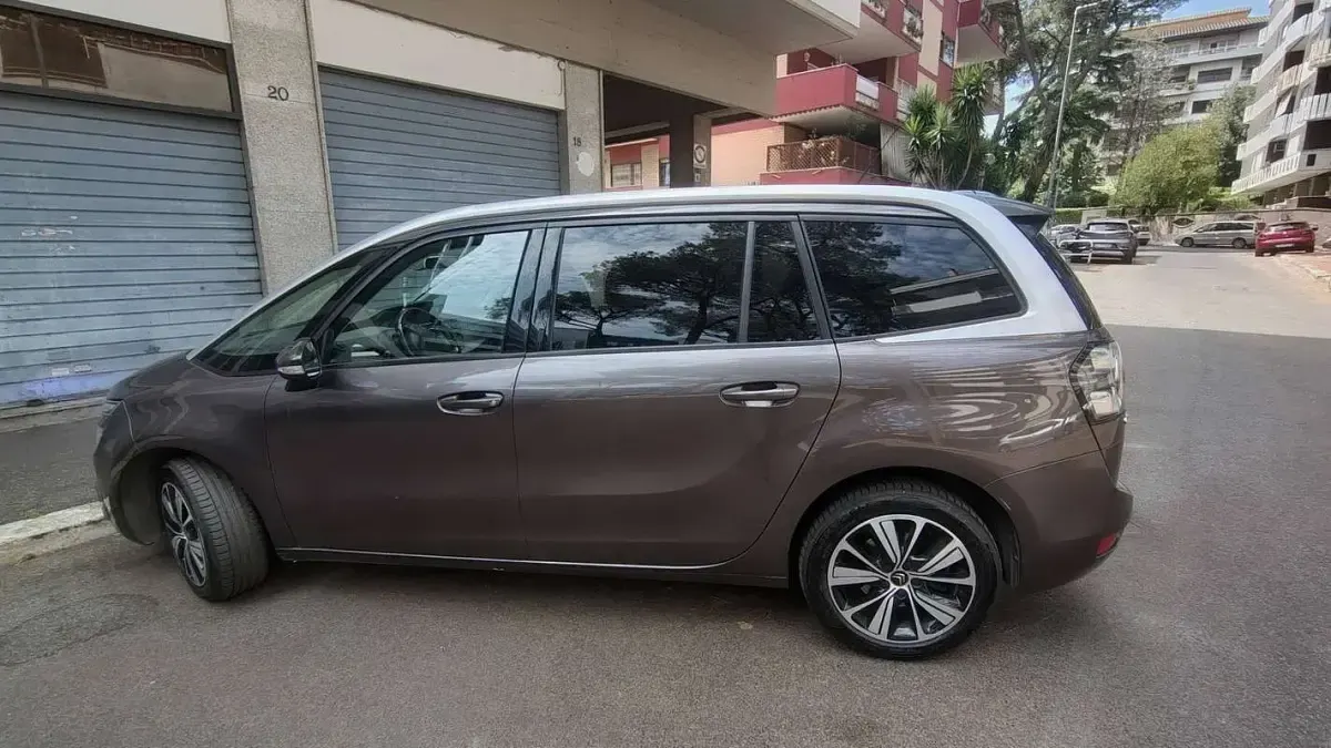 Usata Citroën Grand C4 Picasso Feel 120 CV (88 kW) 2017 Marrone Monovolume