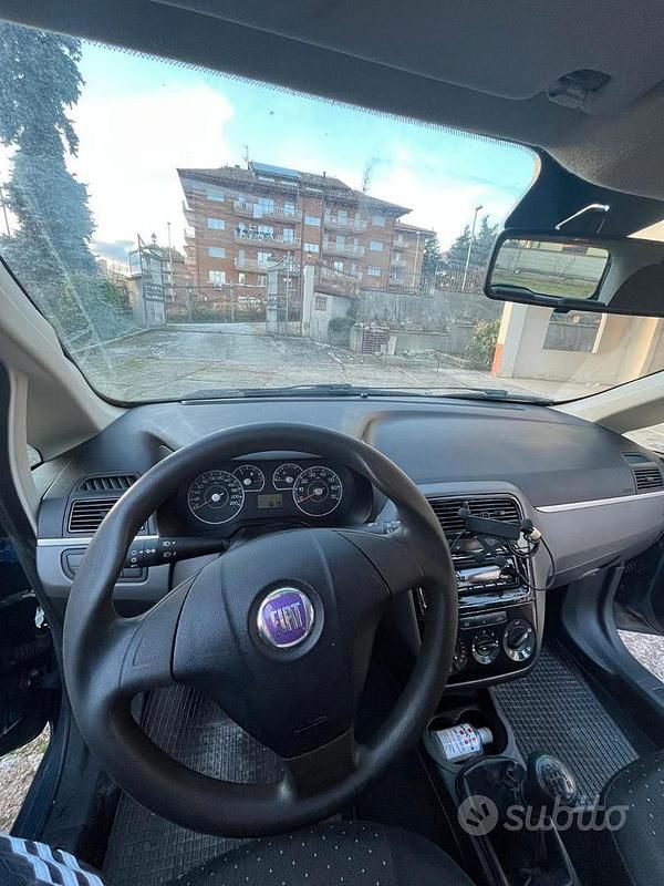 Usata Fiat Grande Punto Active 78 CV (57 kW) 2008 Blu/azzurro Utilitaria