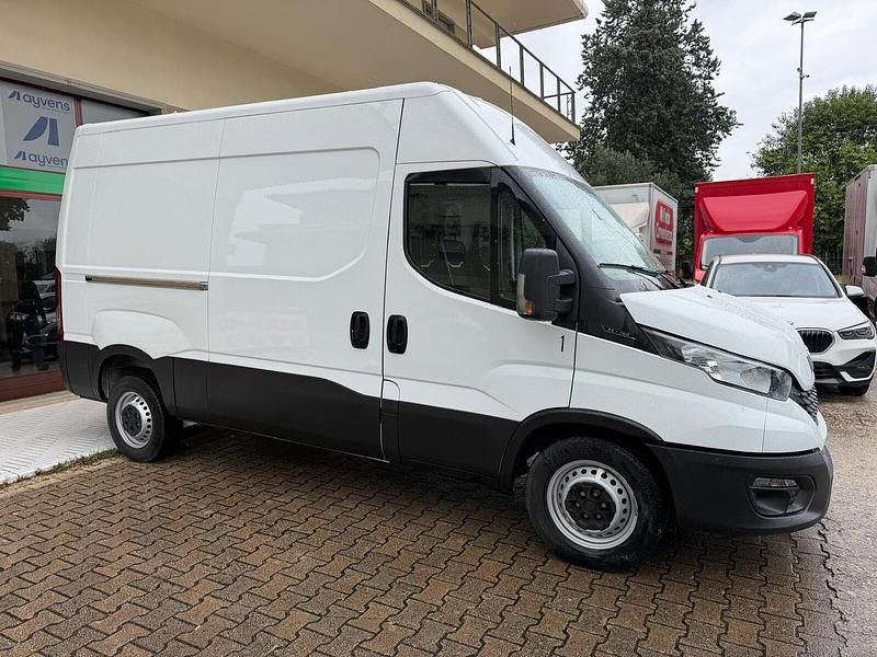 Usata Iveco Daily 115 CV (84 kW) 2020 Bianco