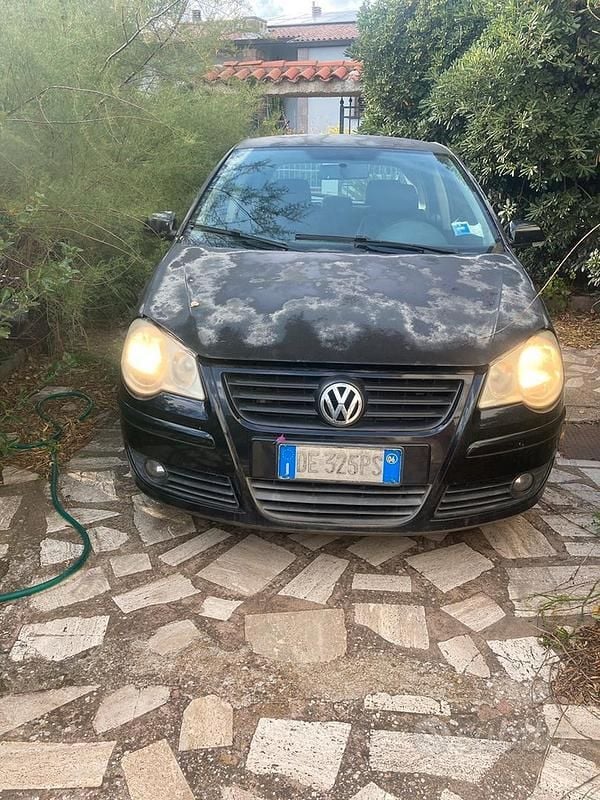 Usata 2013 VW Polo Tre volumi | 1500 € (Super prezzo) - Immagine 1/4