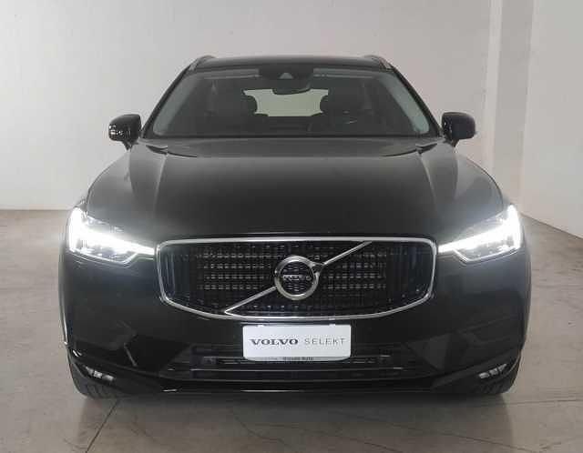 Usata Volvo XC60 Momentum 197 CV (144 kW) 2021 Nero SUV