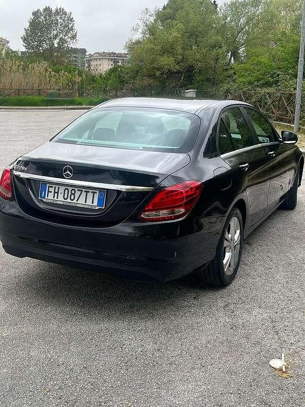 Second-hand Mercedes C220 Exclusive 170 CP (125 kW) 2018 Berlinǎ